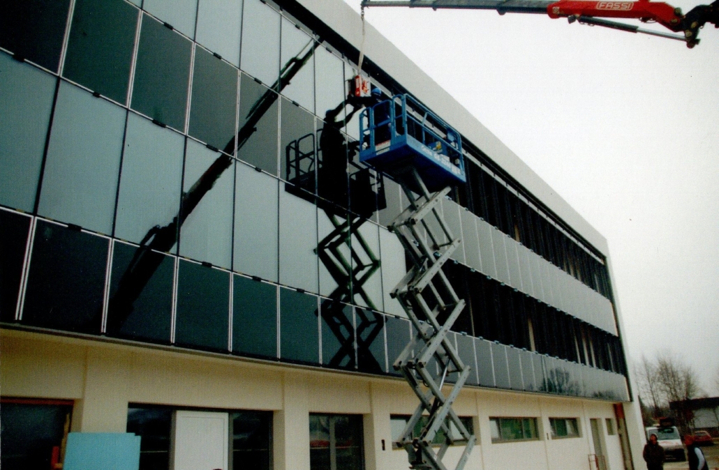 Građevinski radovi na modernoj staklarni i lakirnici Inotherm u Ribnici
